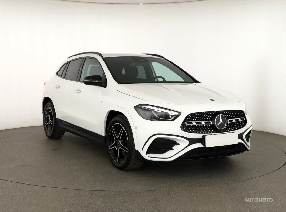 Mercedes-Benz GLA, 2024 - celkový pohled