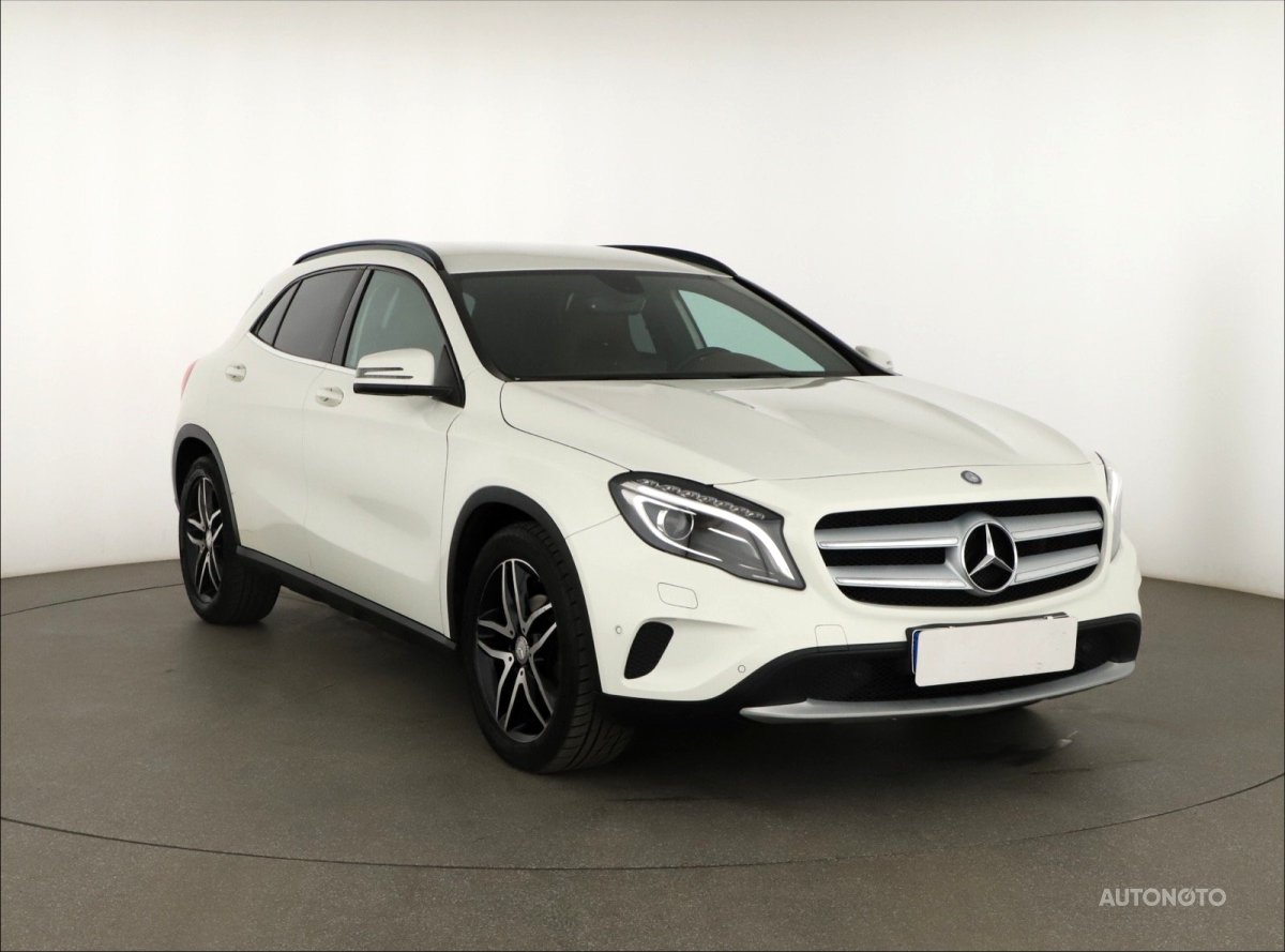 Mercedes-Benz GLA, 2014 - celkový pohled