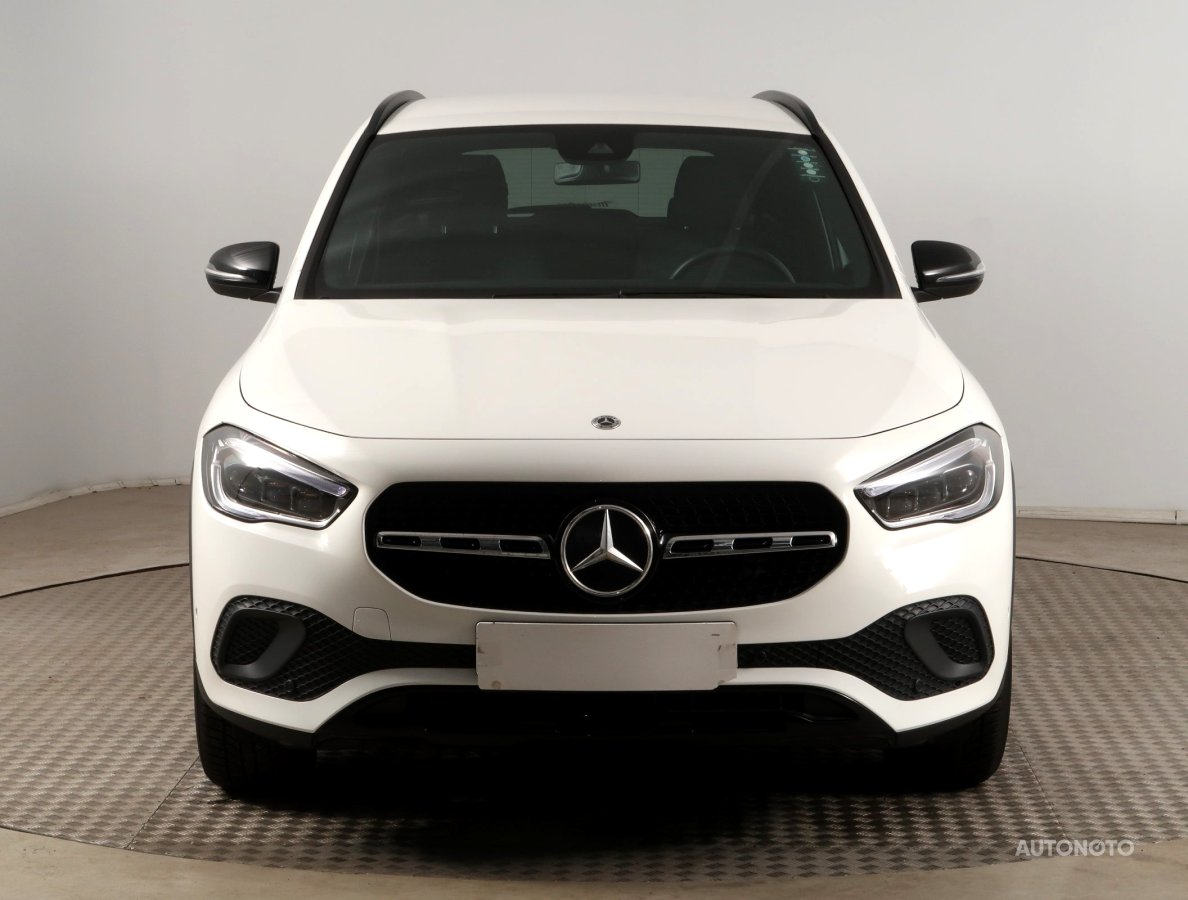 Mercedes-Benz GLA, 2022 - pohled č. 2