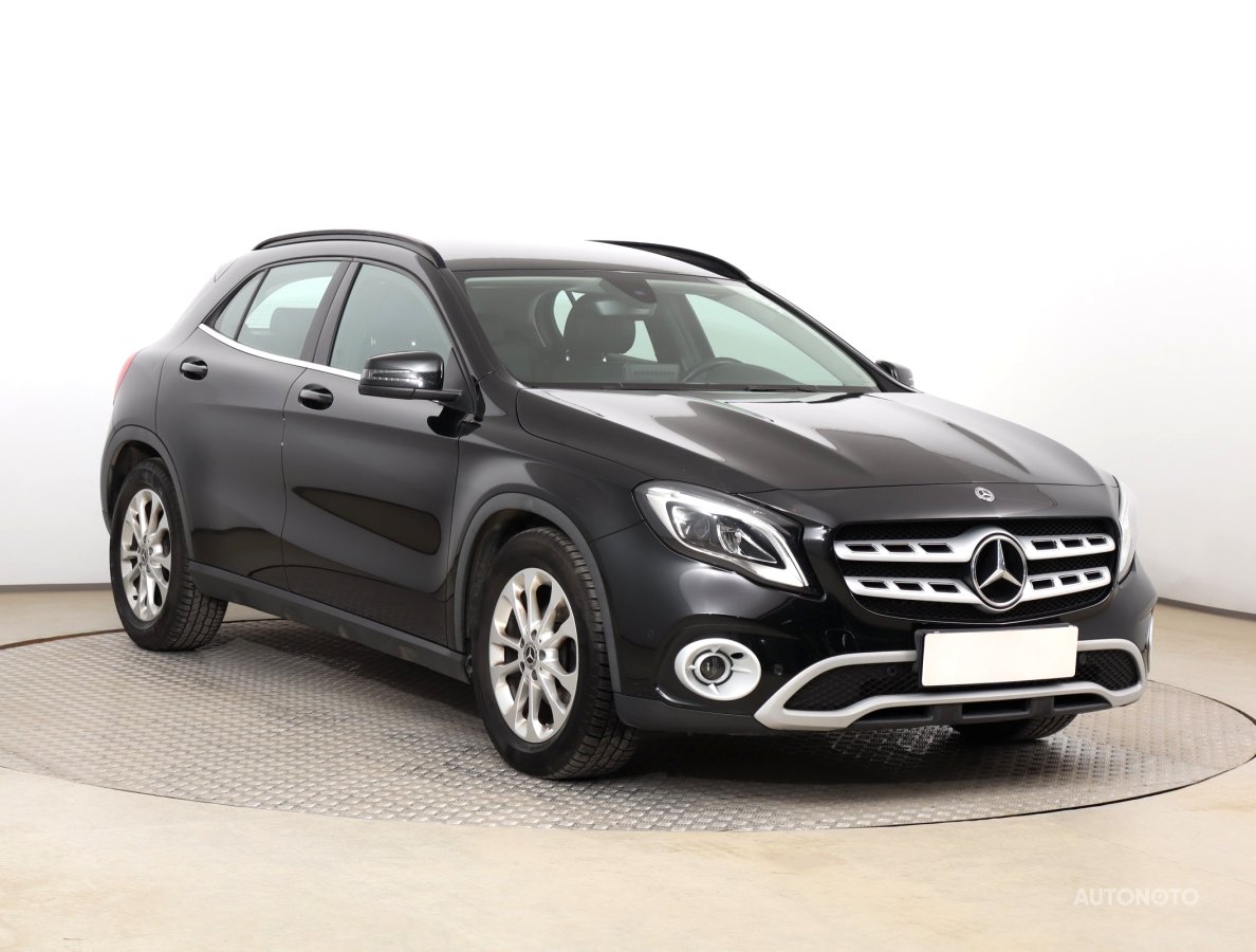Mercedes-Benz GLA, 2018 - celkový pohled