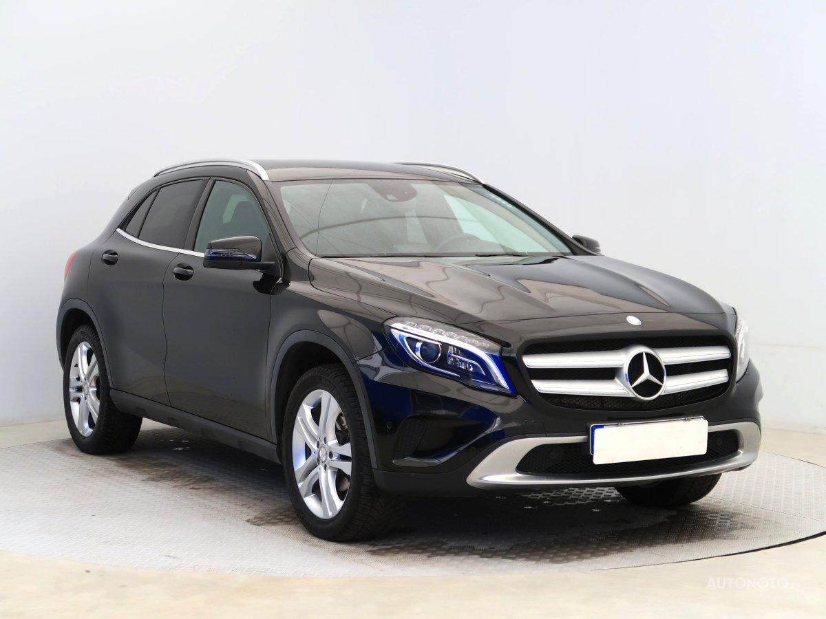 Mercedes-Benz GLA, 2015 - pohled č. 1