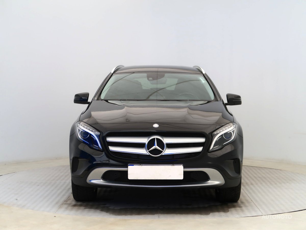 Mercedes-Benz GLA, 2015 - pohled č. 2