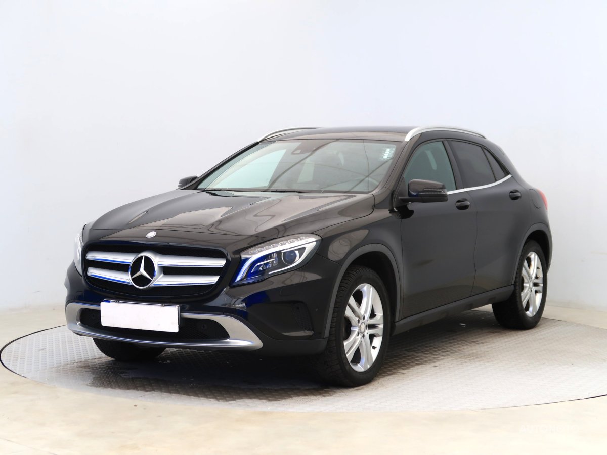 Mercedes-Benz GLA, 2015 - pohled č. 3