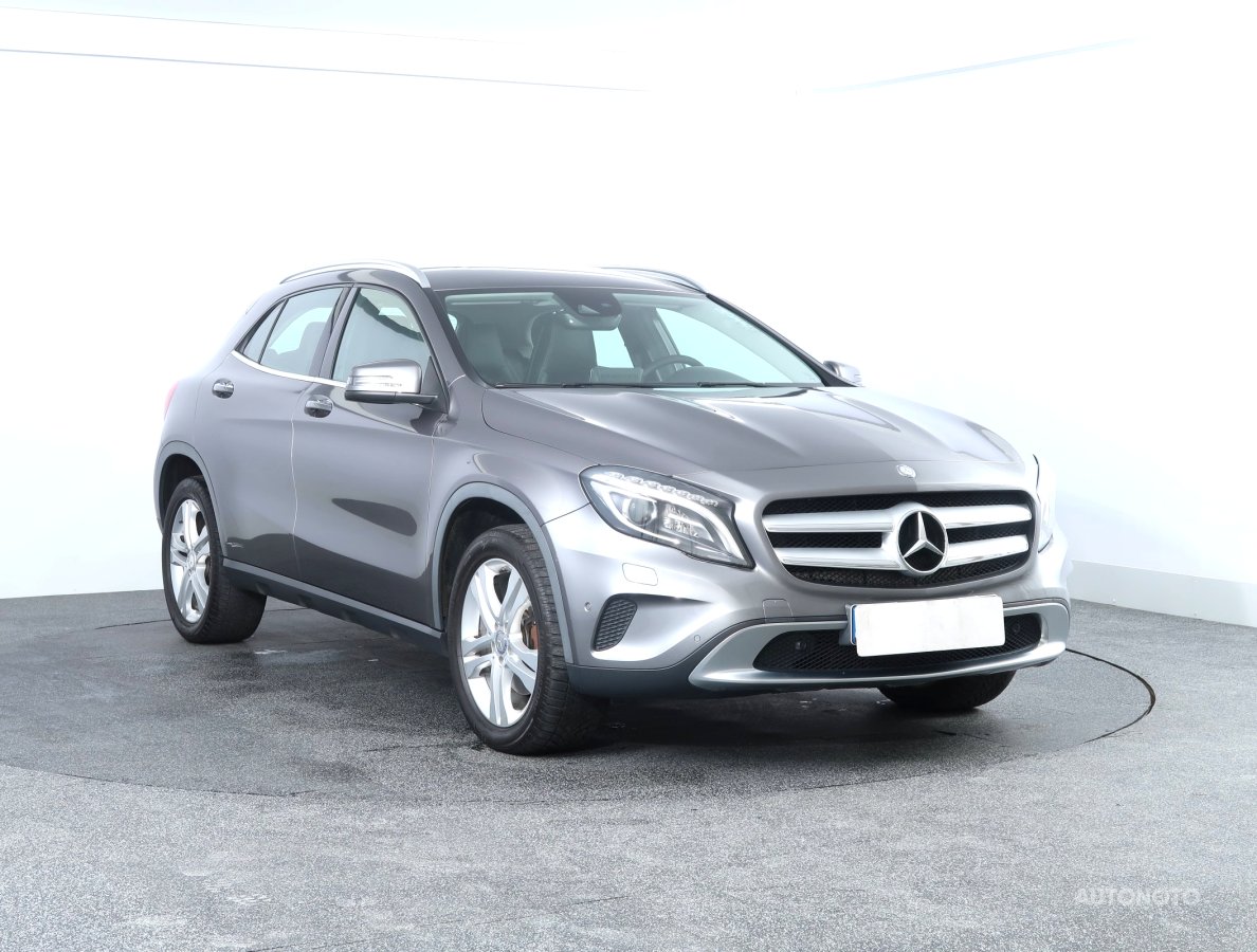 Mercedes-Benz GLA, 2016 - celkový pohled