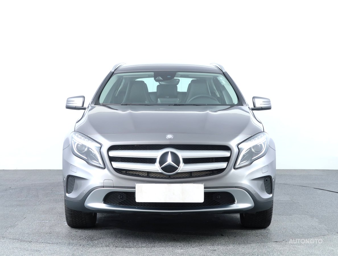 Mercedes-Benz GLA, 2016 - pohled č. 2