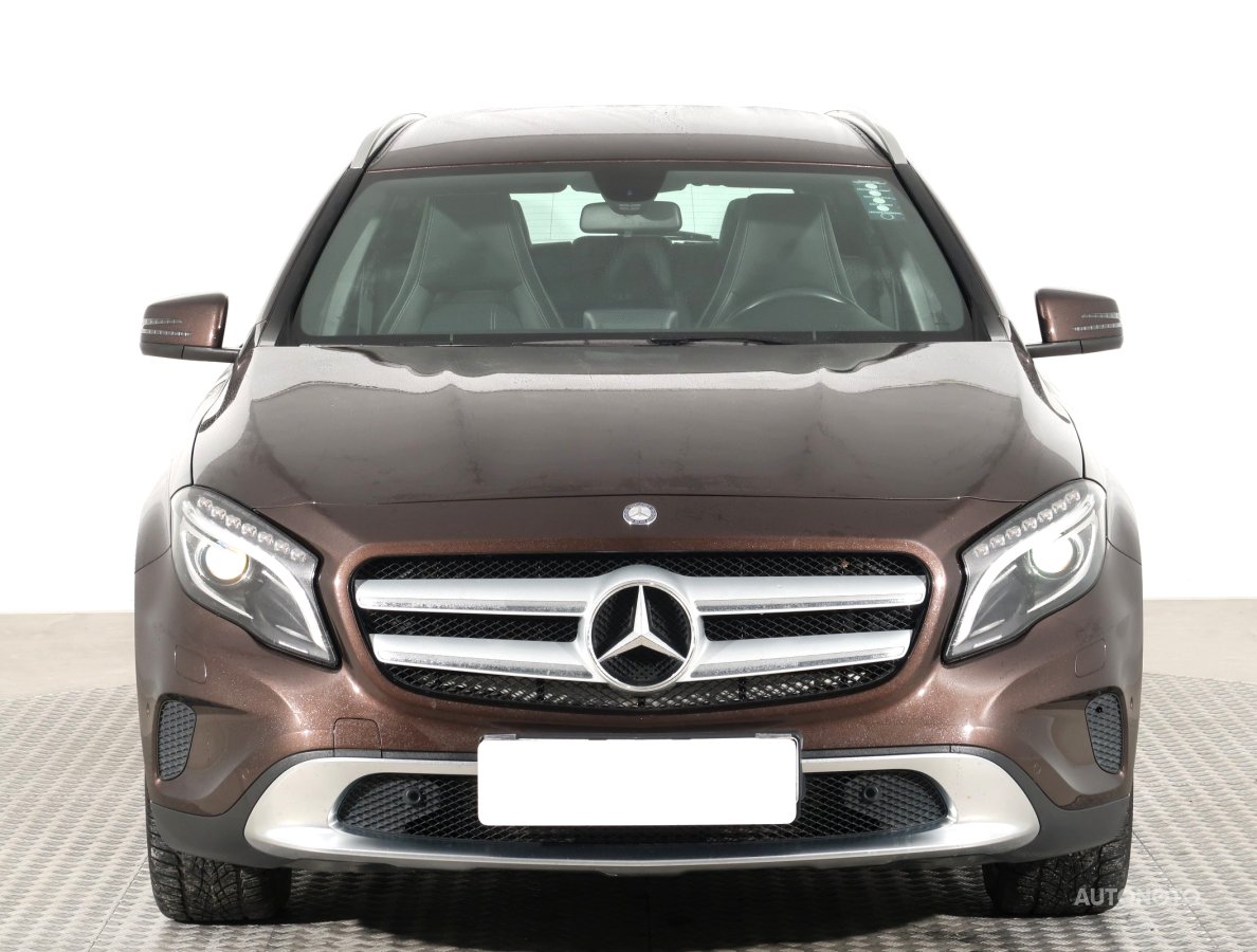 Mercedes-Benz GLA, 2014 - pohled č. 2