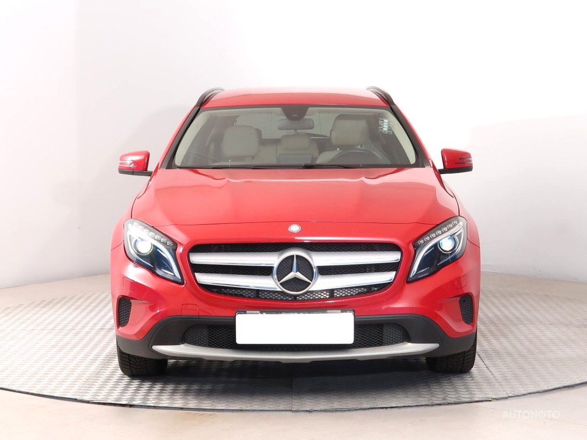 Mercedes-Benz GLA, 2016 - pohled č. 2