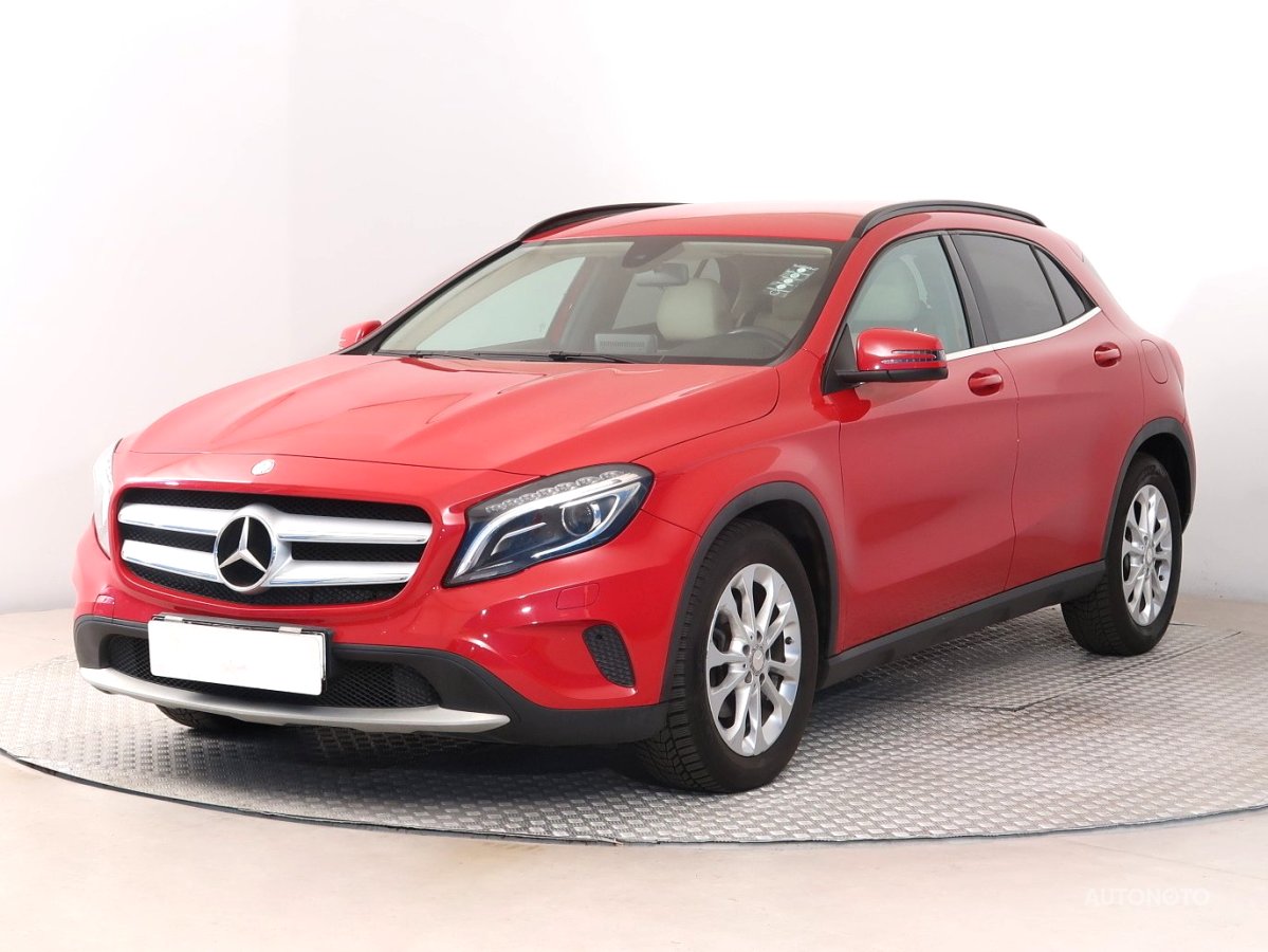 Mercedes-Benz GLA, 2016 - pohled č. 3