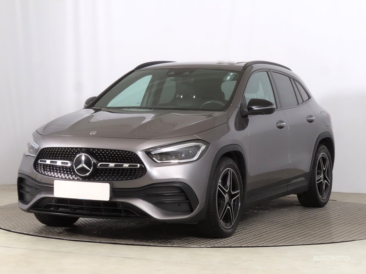 Mercedes-Benz GLA, 2021 - pohled č. 3