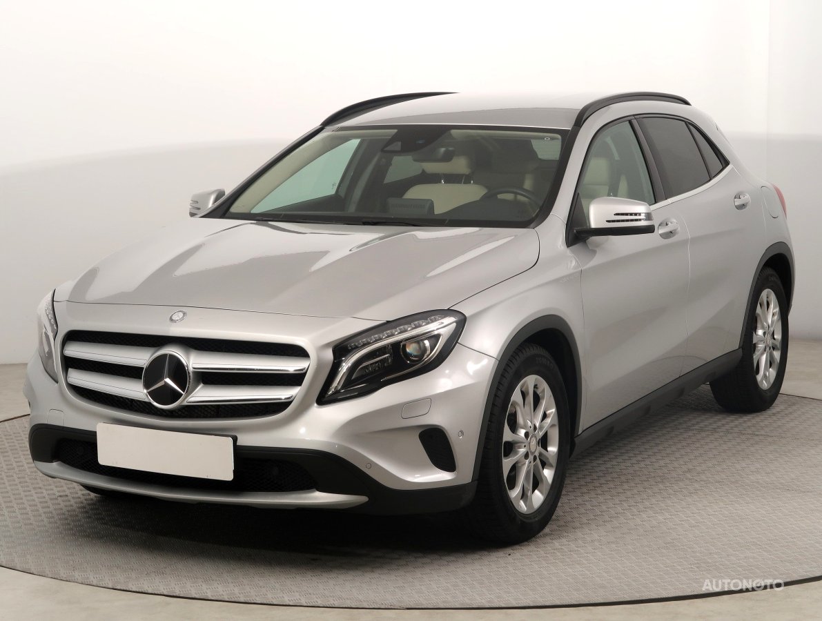 Mercedes-Benz GLA, 2016 - pohled č. 3