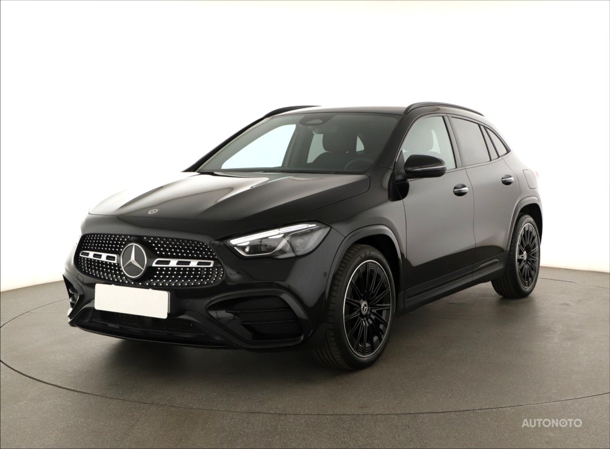 Mercedes-Benz GLA, 2024 - pohled č. 3