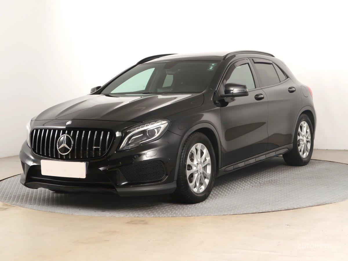 Mercedes-Benz GLA, 2014 - pohled č. 3