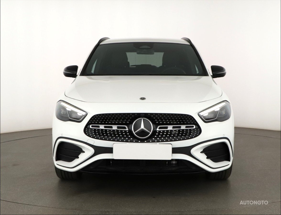 Mercedes-Benz GLA, 2024 - pohled č. 2
