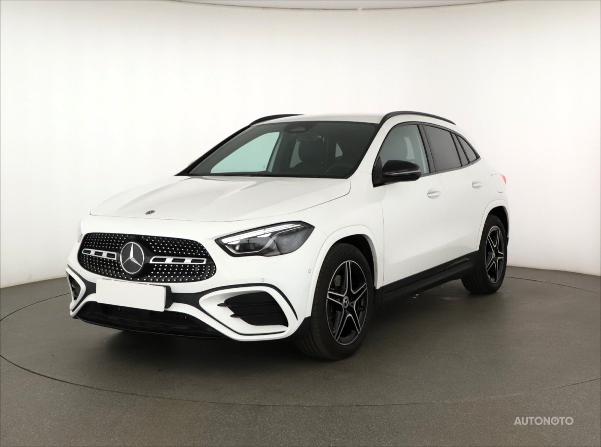 Mercedes-Benz GLA, 2024 - pohled č. 3