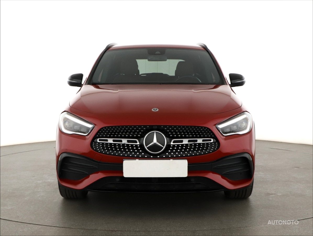 Mercedes-Benz GLA, 2022 - pohled č. 2