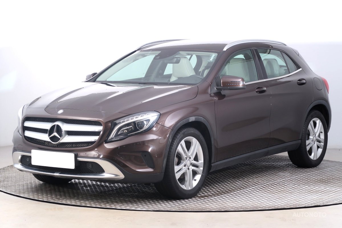 Mercedes-Benz GLA, 2014 - pohled č. 3