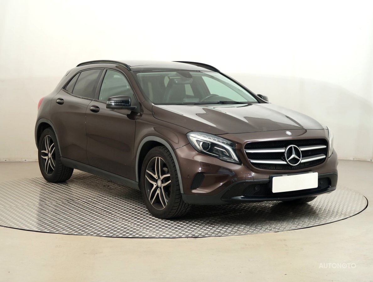 Mercedes-Benz GLA, 2014 - celkový pohled