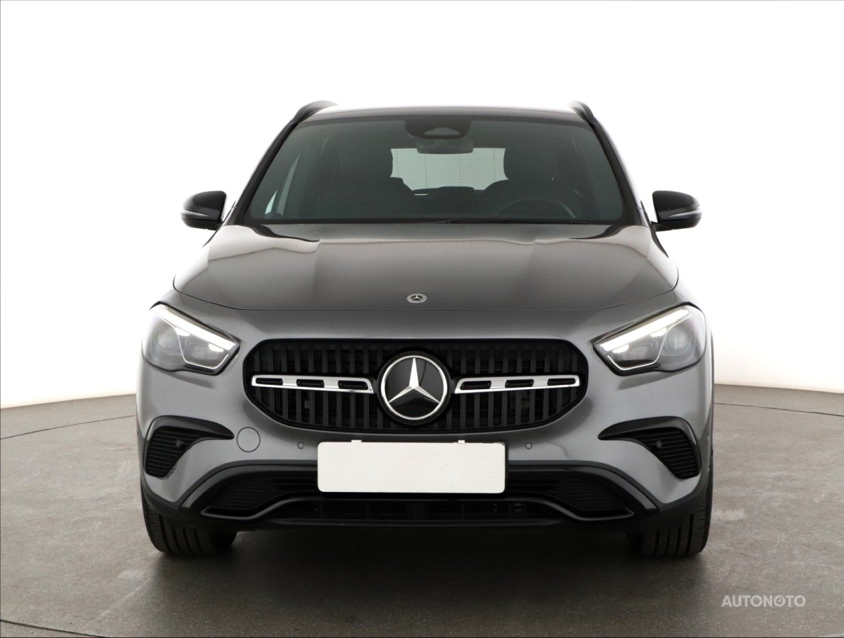 Mercedes-Benz GLA, 2024 - pohled č. 2