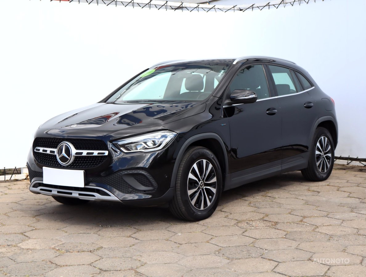 Mercedes-Benz GLA, 2021 - pohled č. 3