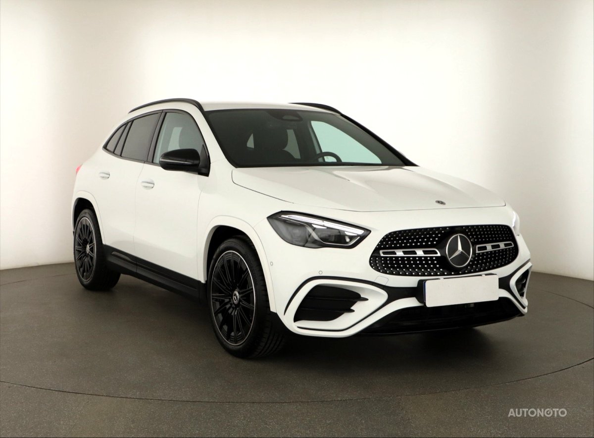 Mercedes-Benz GLA, 2024 - celkový pohled