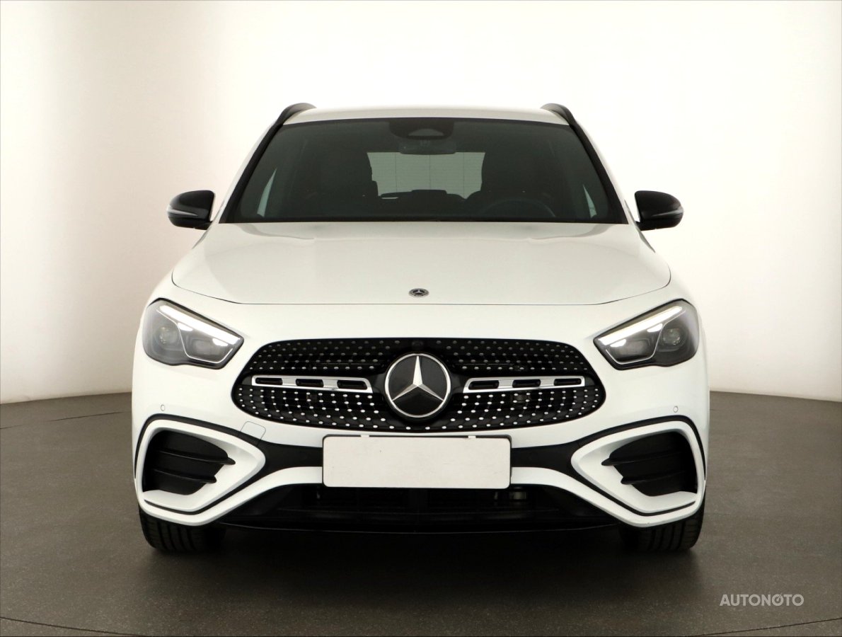 Mercedes-Benz GLA, 2024 - pohled č. 2