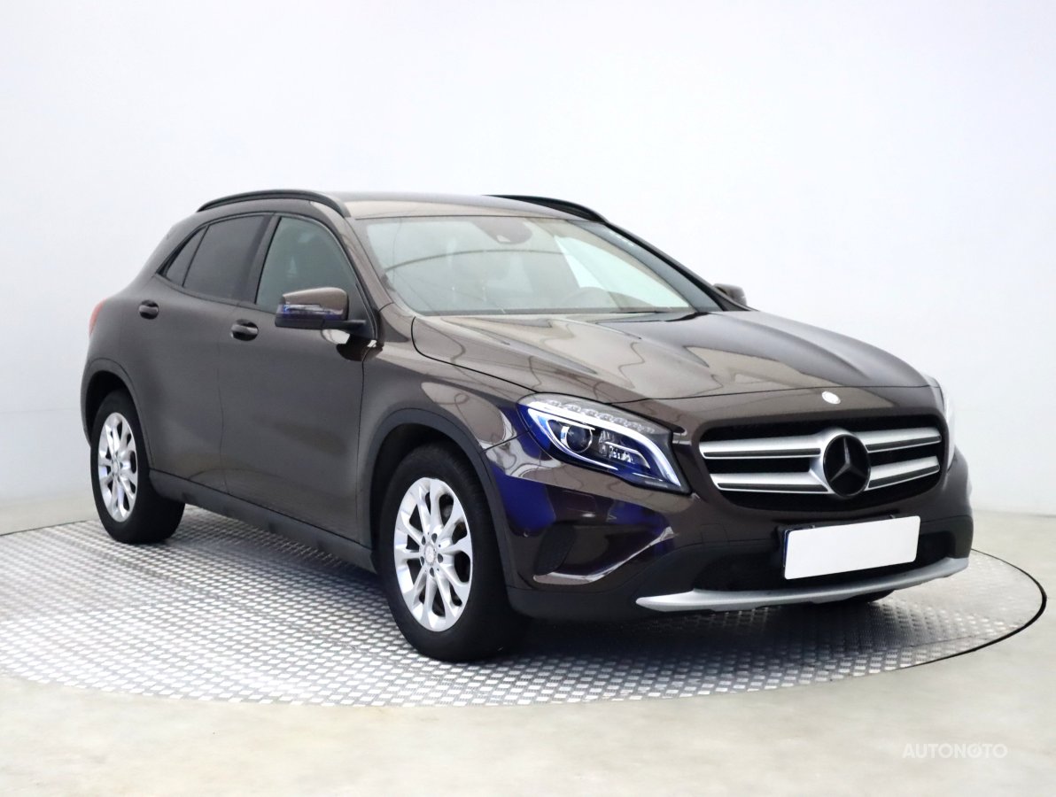 Mercedes-Benz GLA, 2014 - celkový pohled
