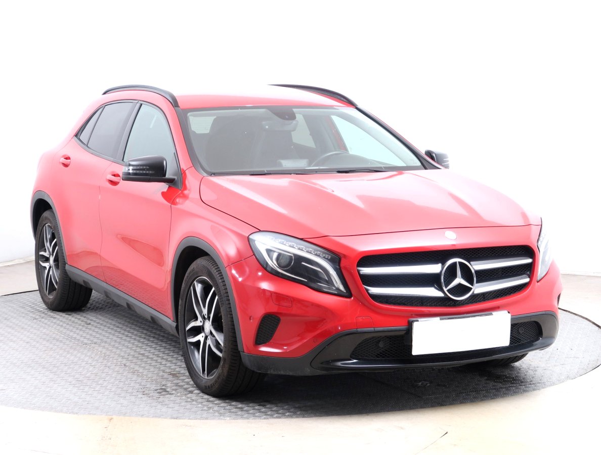 Mercedes-Benz GLA, 2014 - celkový pohled