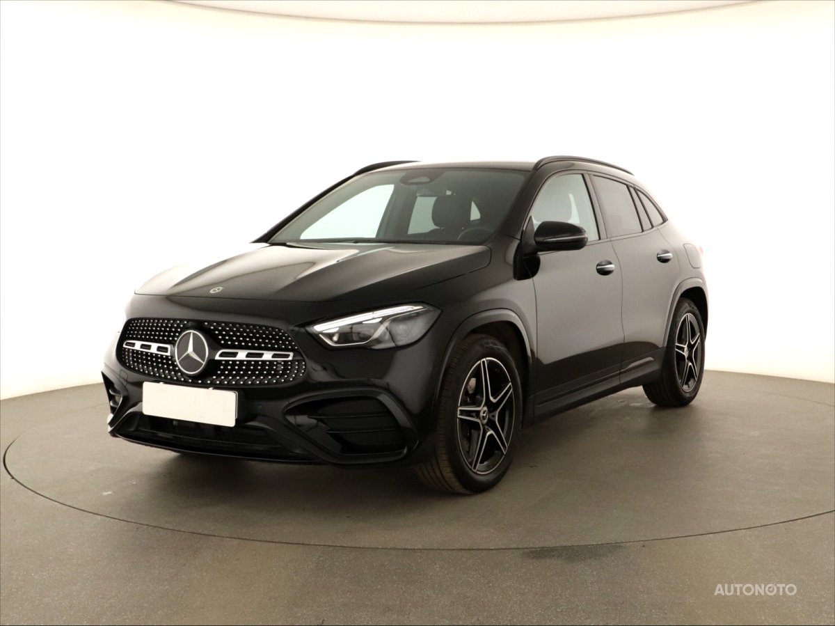 Mercedes-Benz GLA, 2024 - pohled č. 3