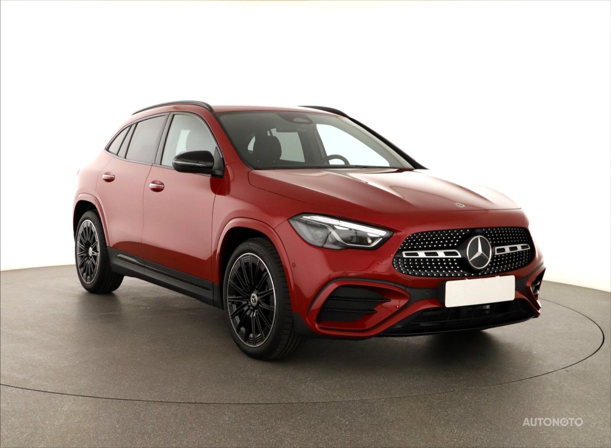 Mercedes-Benz GLA, 2024 - celkový pohled