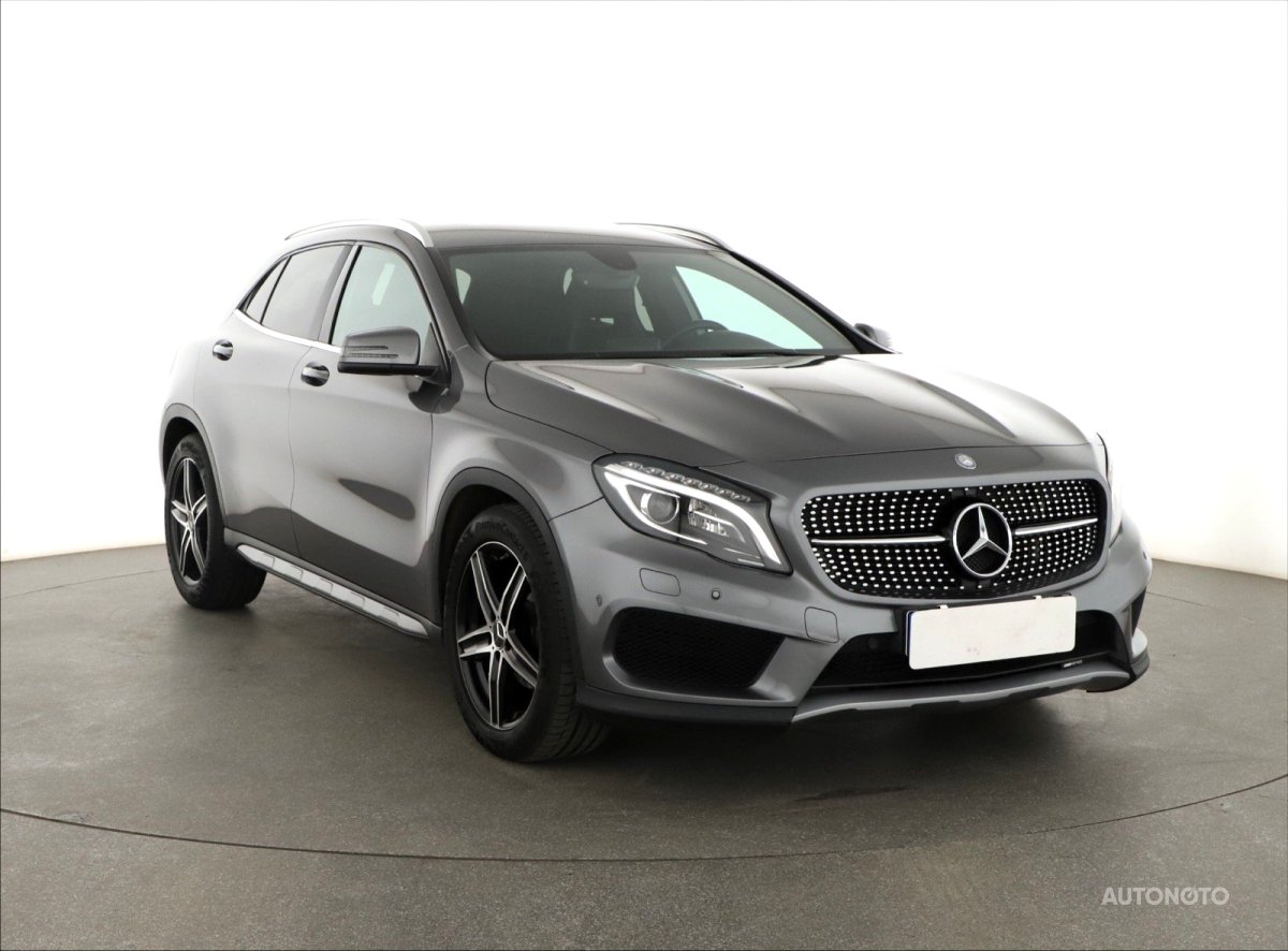 Mercedes-Benz GLA, 2014 - celkový pohled