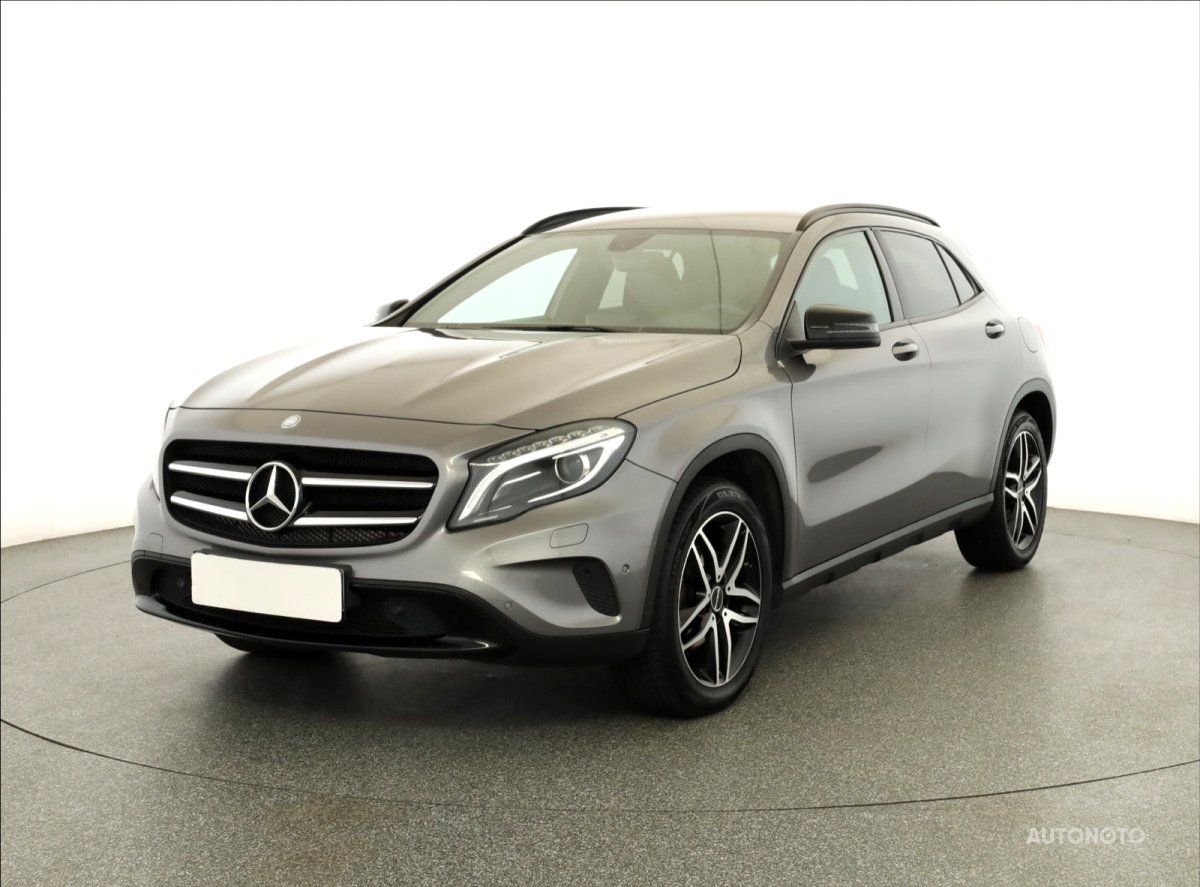 Mercedes-Benz GLA, 2016 - pohled č. 3