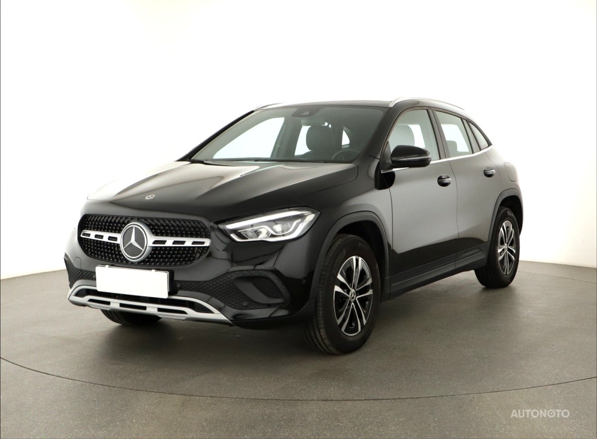 Mercedes-Benz GLA, 2023 - pohled č. 3