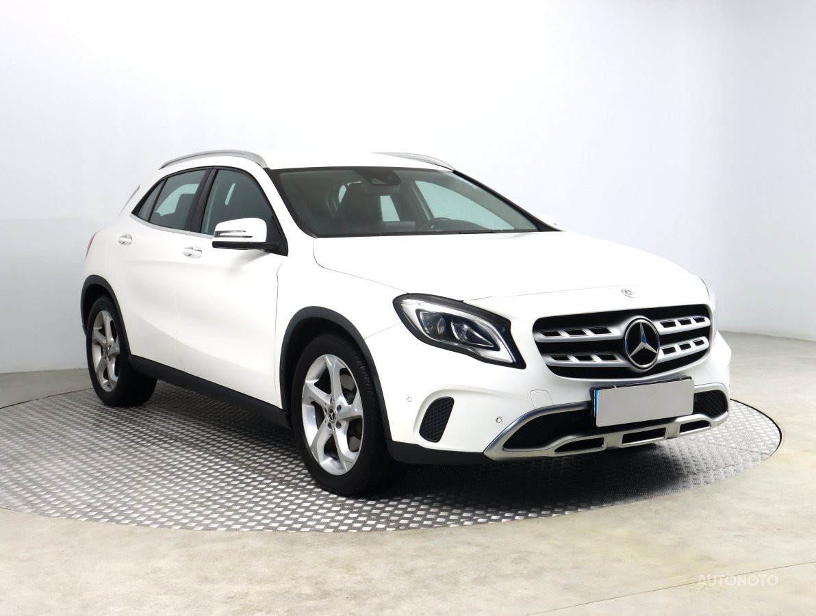 Mercedes-Benz GLA, 2019 - celkový pohled