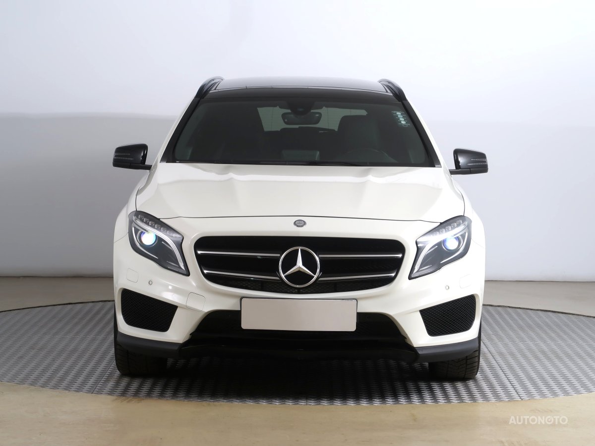 Mercedes-Benz GLA, 2016 - pohled č. 2