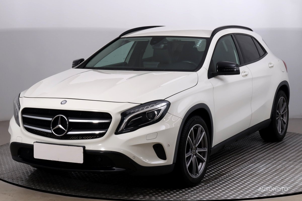 Mercedes-Benz GLA, 2016 - pohled č. 3