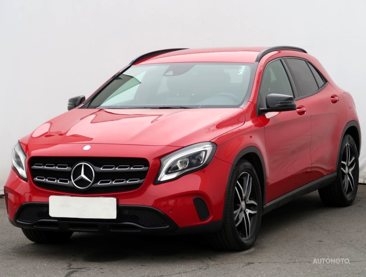 Mercedes-Benz GLA, 2018 - pohled č. 3