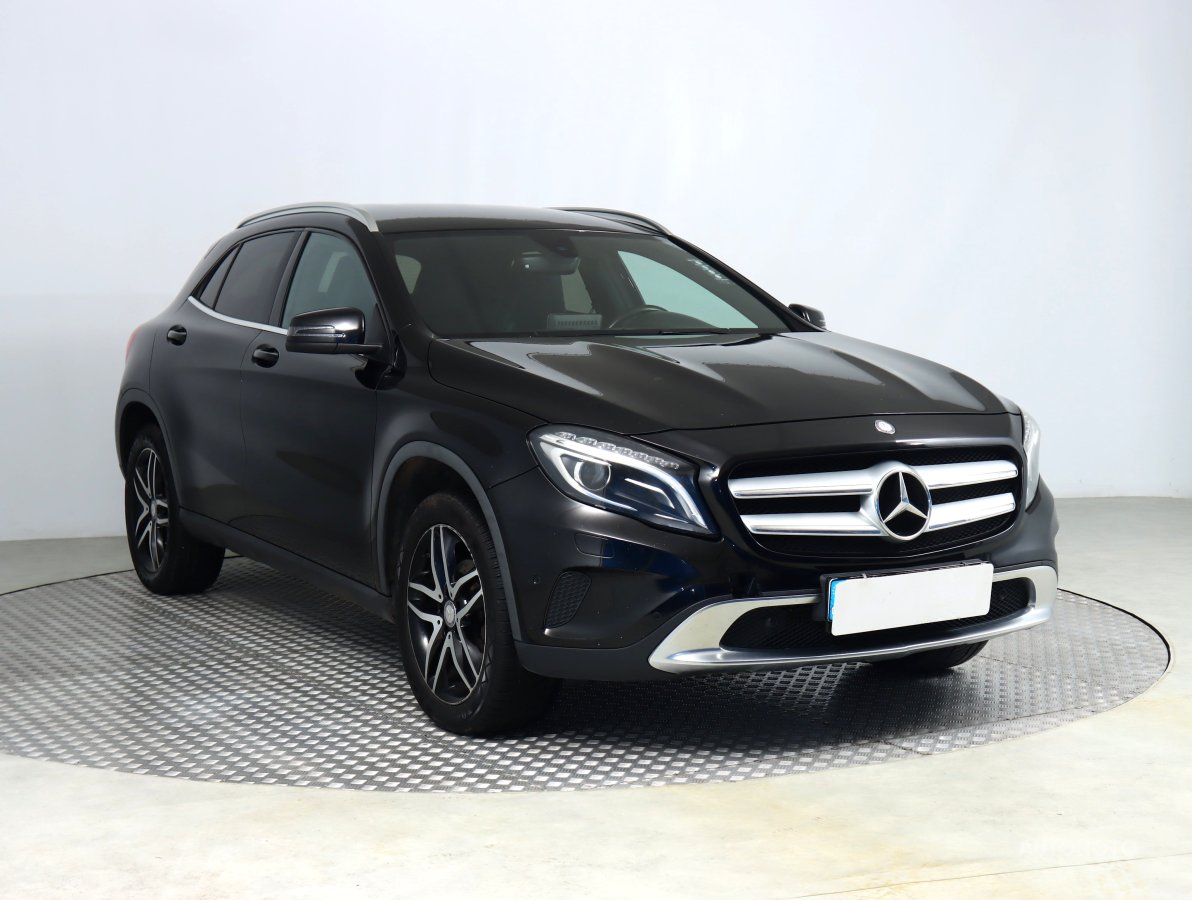 Mercedes-Benz GLA, 2017 - celkový pohled