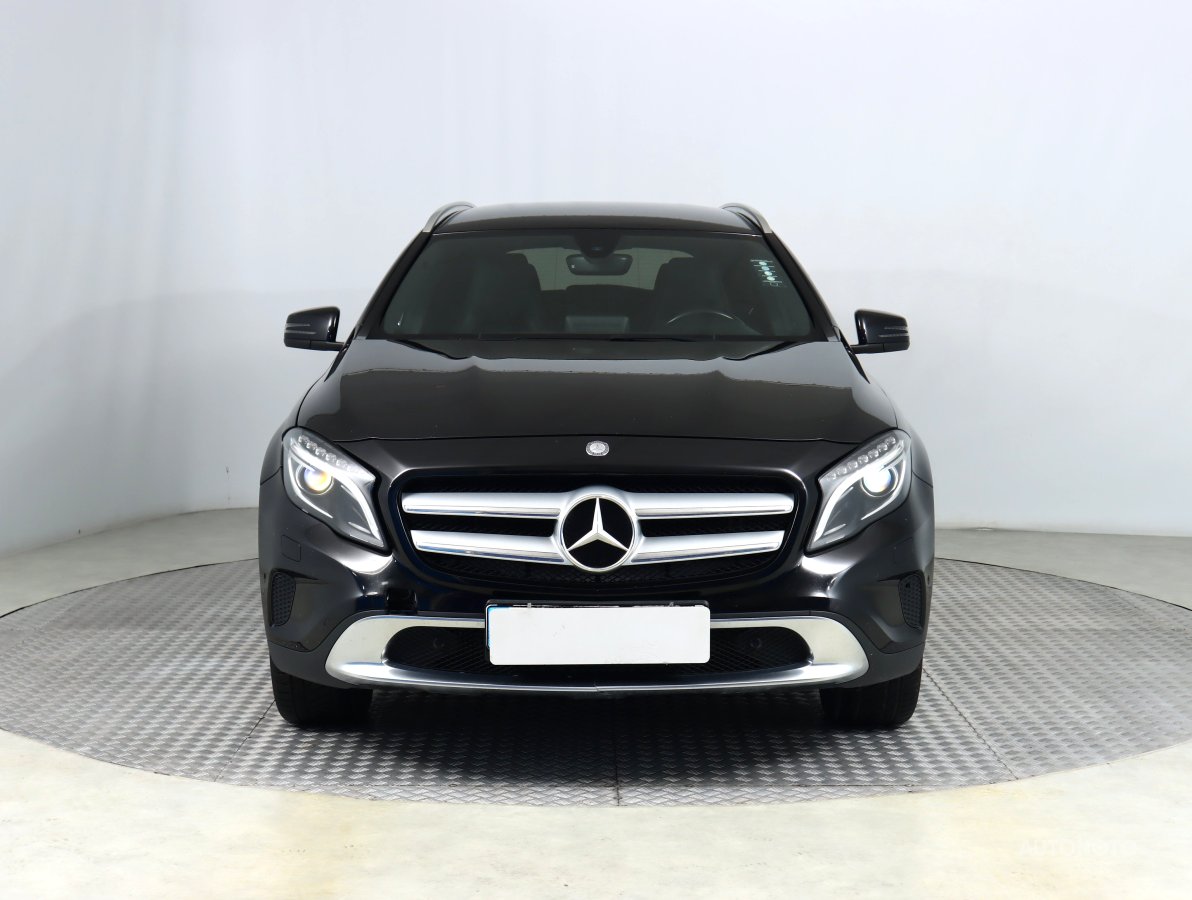 Mercedes-Benz GLA, 2017 - pohled č. 2