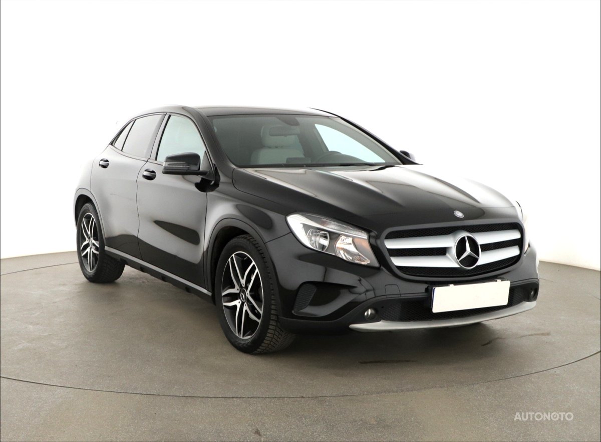 Mercedes-Benz GLA, 2013 - celkový pohled