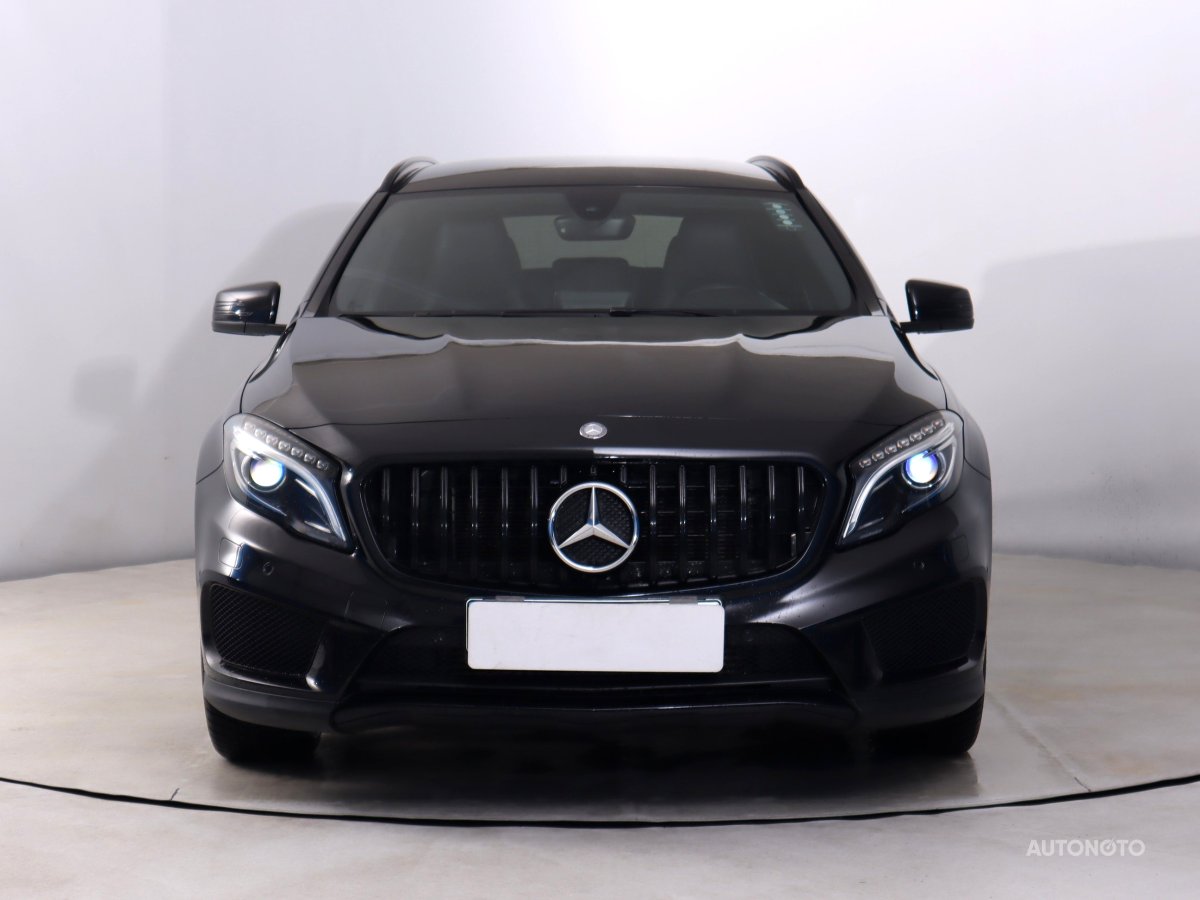 Mercedes-Benz GLA, 2016 - pohled č. 2