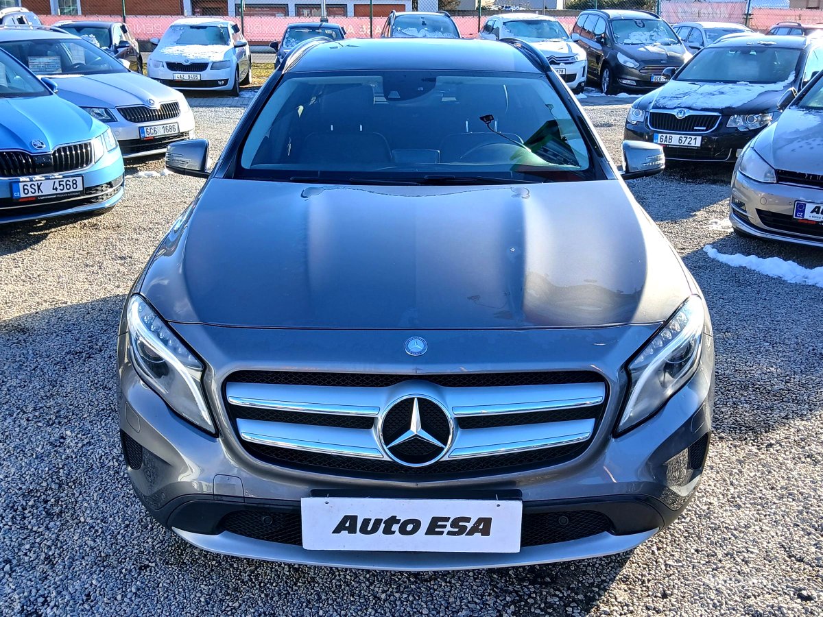 Mercedes-Benz GLA, 2015 - pohled č. 2