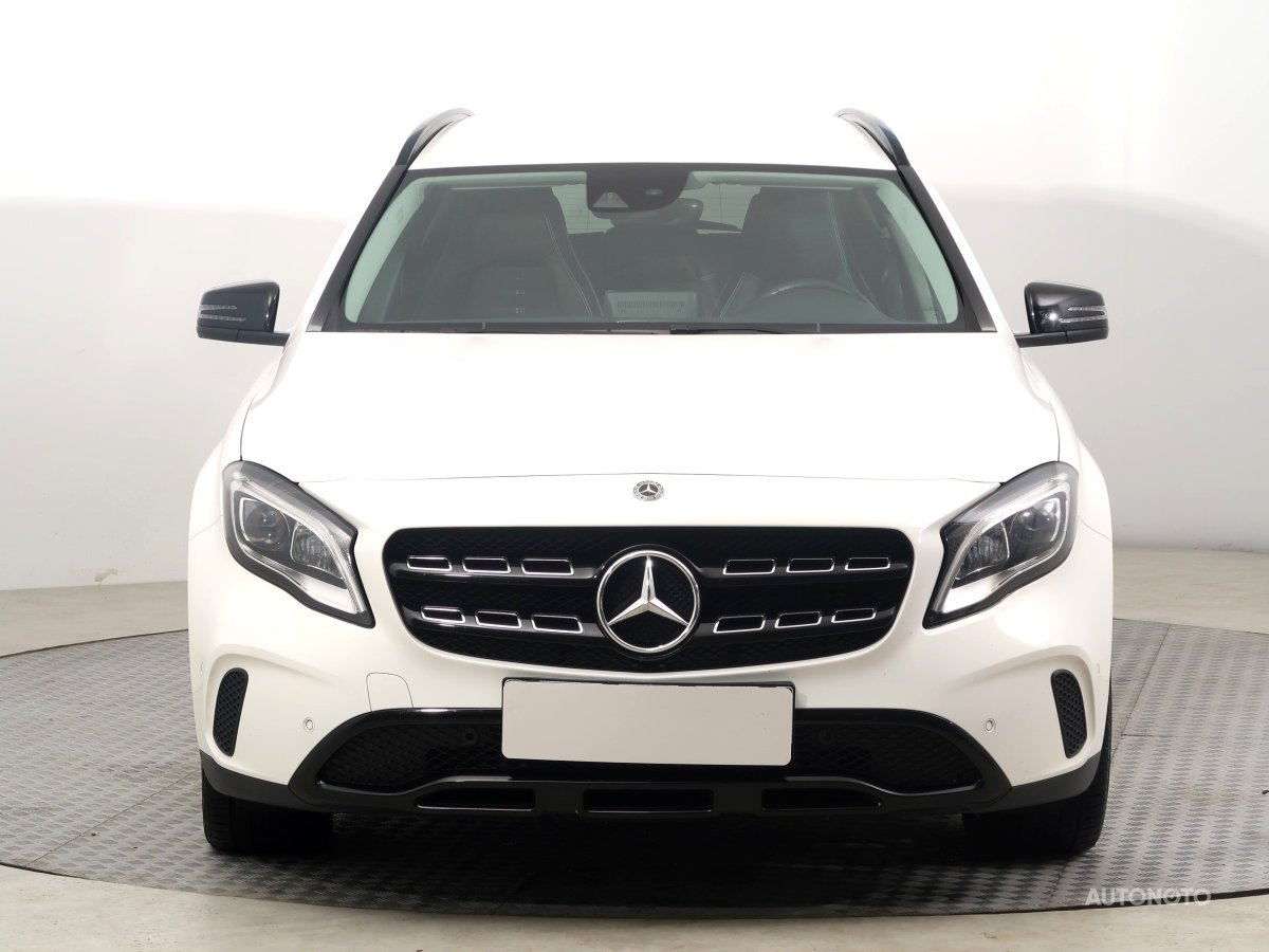 Mercedes-Benz GLA, 2018 - pohled č. 2