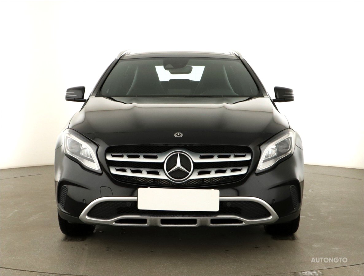 Mercedes-Benz GLA, 2017 - pohled č. 2