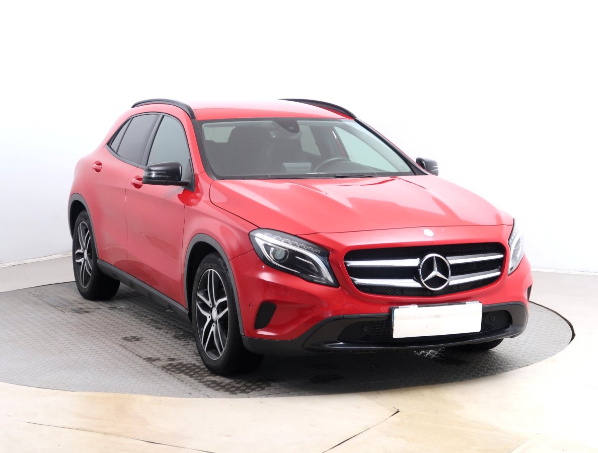 Mercedes-Benz GLA, 2016 - celkový pohled
