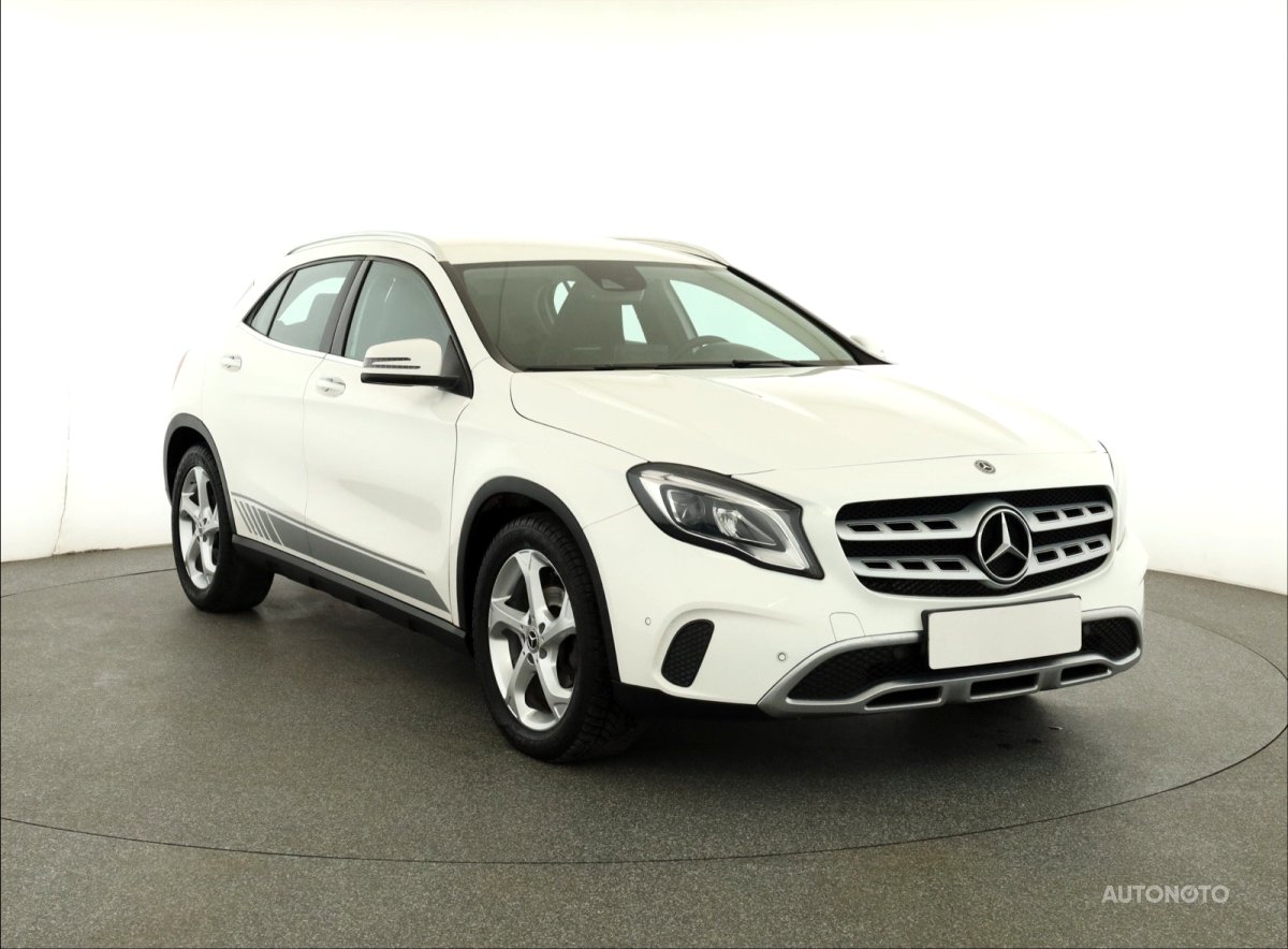 Mercedes-Benz GLA, 2019 - celkový pohled