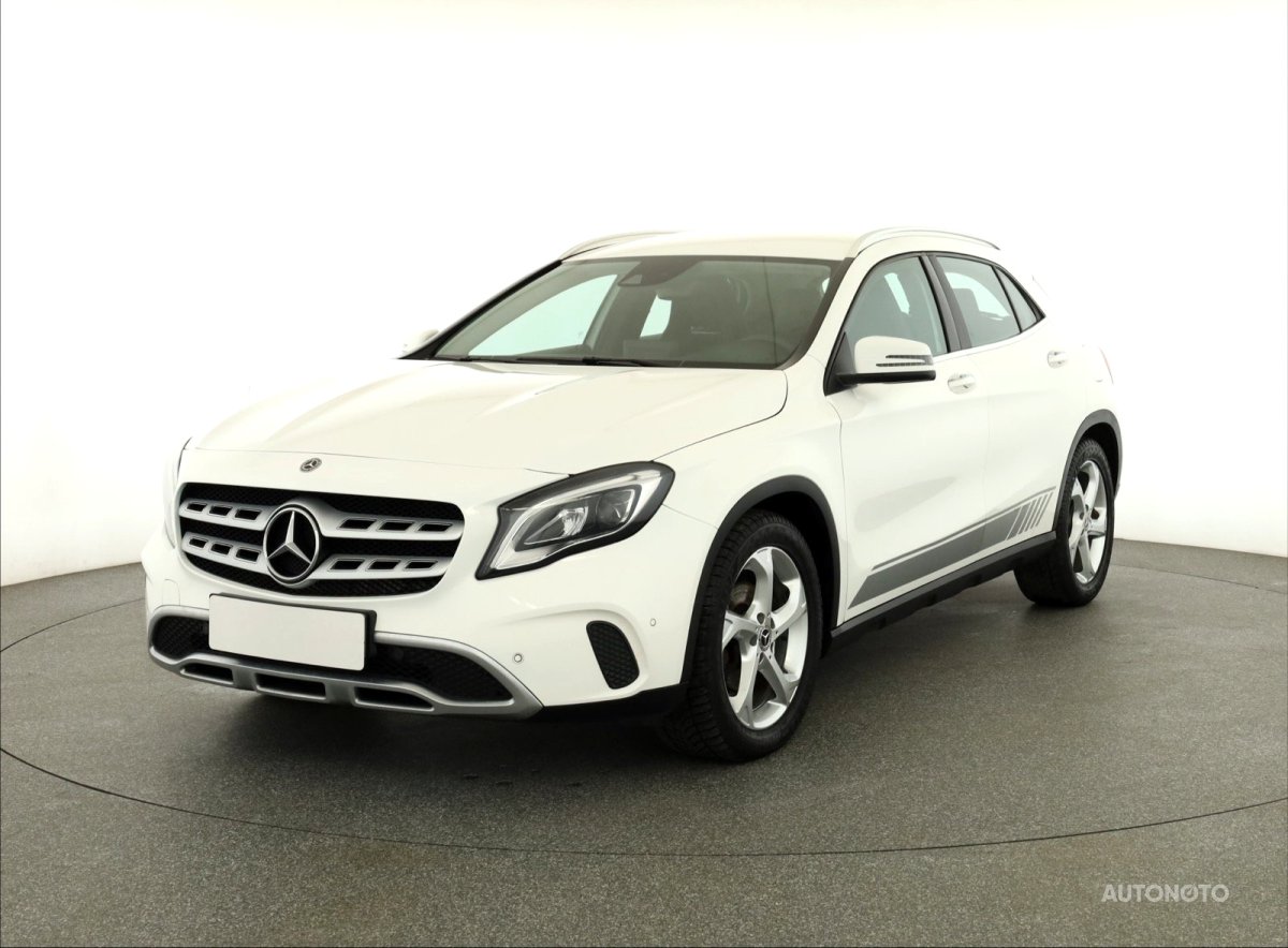 Mercedes-Benz GLA, 2019 - pohled č. 3