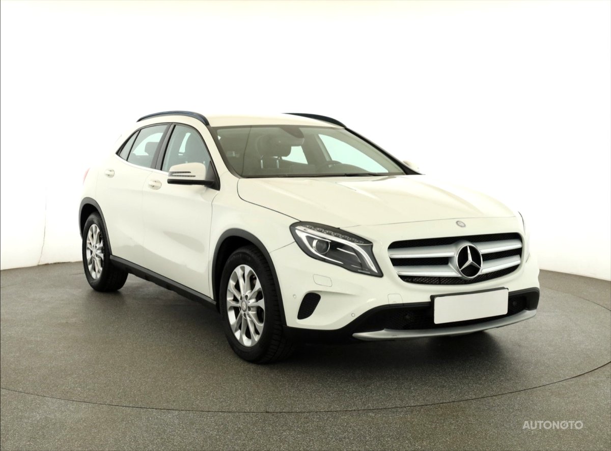 Mercedes-Benz GLA, 2016 - celkový pohled