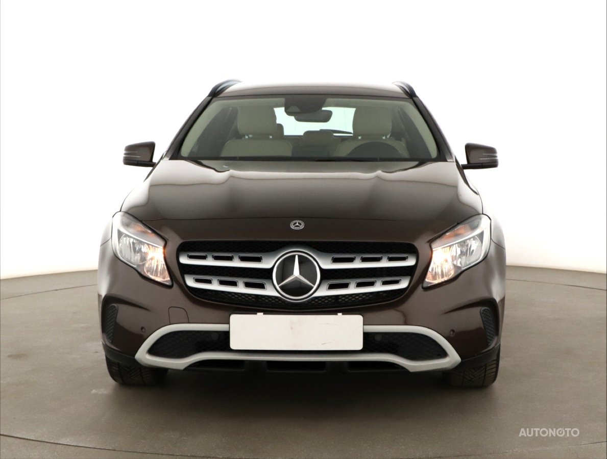 Mercedes-Benz GLA, 2017 - pohled č. 2