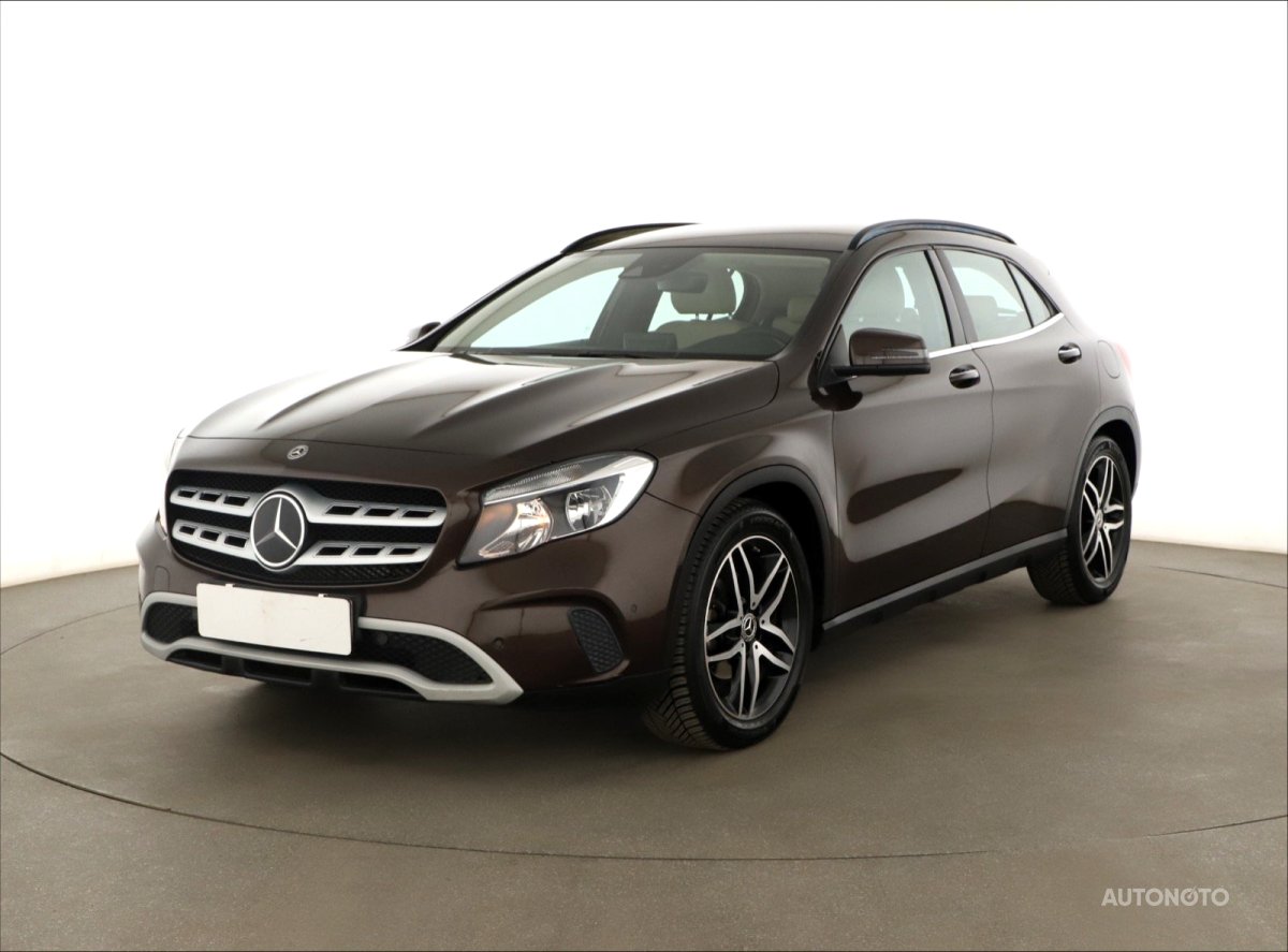 Mercedes-Benz GLA, 2017 - pohled č. 3
