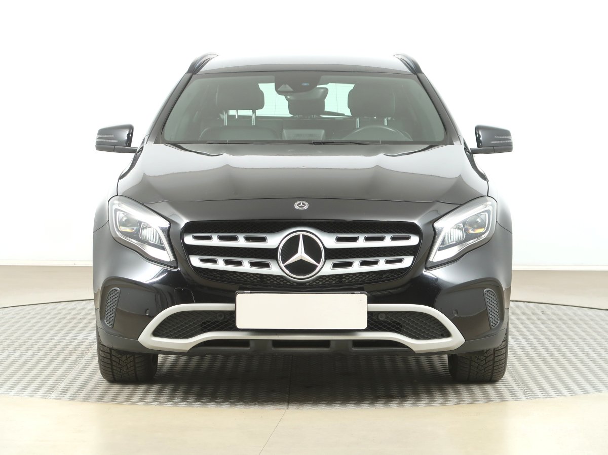 Mercedes-Benz GLA, 2017 - pohled č. 2